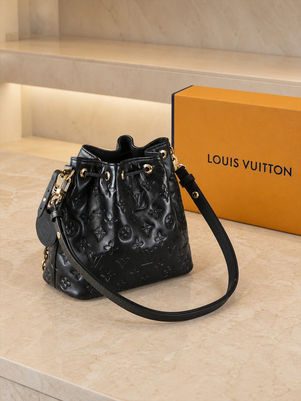 Louis Vuitton Coussin Black Lambskin Bucket Shoulder Bag - Picture 6 of 8